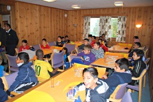 Ved bordene 3 - 300p.jpg